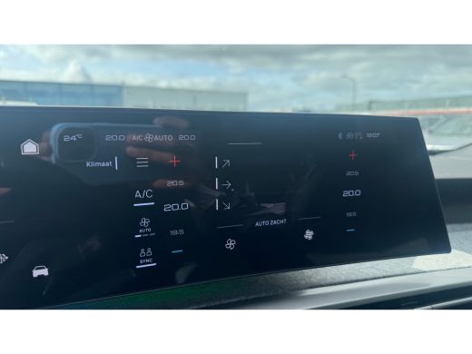 Peugeot 3008 1.2 HYBRID 145PK ALLURE AUTOMAAT / NAVI / LEDER / CLIMA / FULL-LED / 19" LMV / KEYLESS / CAMERA /... ActivLease financial lease