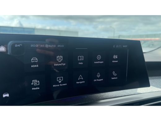 Peugeot 3008 1.2 HYBRID 145PK ALLURE AUTOMAAT / NAVI / LEDER / CLIMA / FULL-LED / 19" LMV / KEYLESS / CAMERA /... ActivLease financial lease