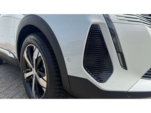 Peugeot 3008 1.2 PURETECH 130PK GT PACK AUTOMAAT / NAVI / LEDER / CLIMA / PDC / 19" LMV / APPLE CARPLAY / FOCA... ActivLease financial lease