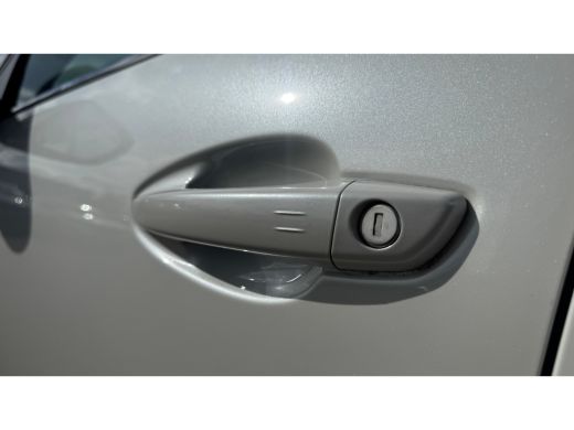 Peugeot 3008 1.2 PURETECH 130PK GT PACK AUTOMAAT / NAVI / LEDER / CLIMA / PDC / 19" LMV / APPLE CARPLAY / FOCA... ActivLease financial lease