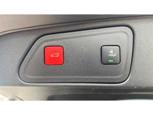 Peugeot 3008 1.2 PURETECH 130PK GT PACK AUTOMAAT / NAVI / LEDER / CLIMA / PDC / 19" LMV / APPLE CARPLAY / FOCA... ActivLease financial lease