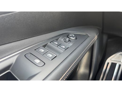 Peugeot 3008 1.2 PURETECH 130PK GT PACK AUTOMAAT / NAVI / LEDER / CLIMA / PDC / 19" LMV / APPLE CARPLAY / FOCA... ActivLease financial lease