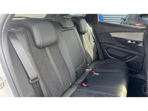 Peugeot 3008 1.2 PURETECH 130PK GT PACK AUTOMAAT / NAVI / LEDER / CLIMA / PDC / 19" LMV / APPLE CARPLAY / FOCA... ActivLease financial lease