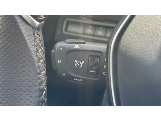 Peugeot 3008 1.2 PURETECH 130PK GT PACK AUTOMAAT / NAVI / LEDER / CLIMA / PDC / 19" LMV / APPLE CARPLAY / FOCA... ActivLease financial lease
