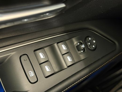 Peugeot 5008 1.2 Hybrid GT Panorama Dak | Elek. Stoelen met Massage | Elek. Achterklep | Alcantara | Adaptieve... ActivLease financial lease