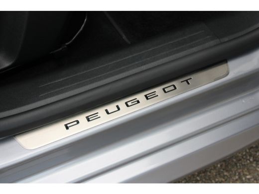 Peugeot e-208 EV GT 51 kWh | Fase 3 laden | SOH 96% | Luxe stoelen | Massage | Stoelverwarming | Navigatie | Ca... ActivLease financial lease