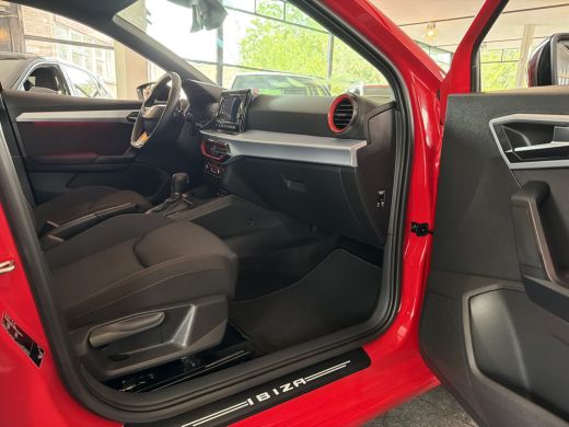 Seat Ibiza TSI 116PK DSG FR-SPORT CAMERA/CARPLAY/STOELVERWARMING ActivLease financial lease