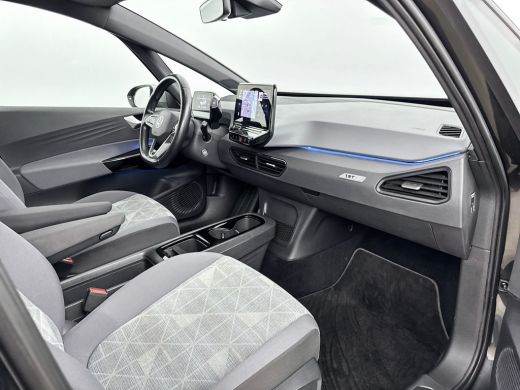 Volkswagen ID.3 First 58 kWh | 18" | Adaptieve Cruise | Stoel/Stuurverwarming | Parkeerverwarming | PDC V+A | Cli... ActivLease financial lease