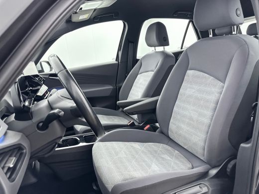 Volkswagen ID.3 First 58 kWh | 18" | Adaptieve Cruise | Stoel/Stuurverwarming | Parkeerverwarming | PDC V+A | Cli... ActivLease financial lease