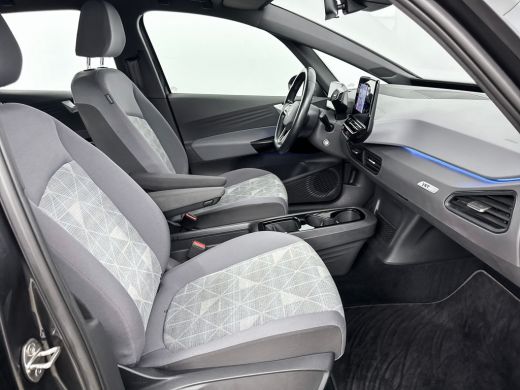 Volkswagen ID.3 First 58 kWh | 18" | Adaptieve Cruise | Stoel/Stuurverwarming | Parkeerverwarming | PDC V+A | Cli... ActivLease financial lease