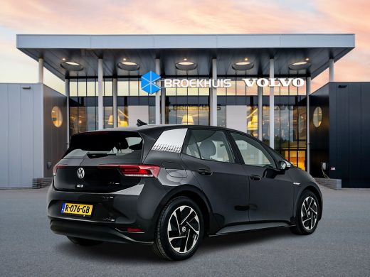 Volkswagen ID.3 First 58 kWh | 18" | Adaptieve Cruise | Stoel/Stuurverwarming | Parkeerverwarming | PDC V+A | Cli... ActivLease financial lease