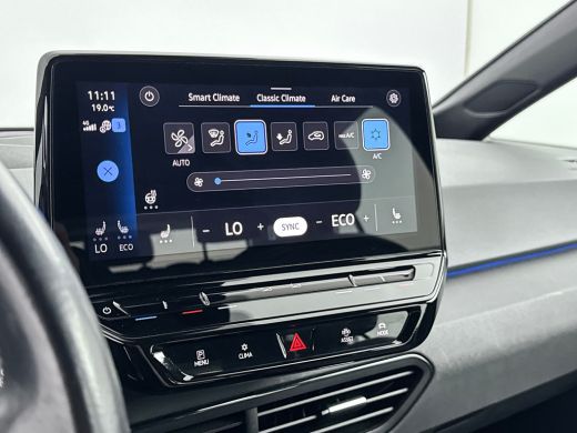 Volkswagen ID.3 First 58 kWh | 18" | Adaptieve Cruise | Stoel/Stuurverwarming | Parkeerverwarming | PDC V+A | Cli... ActivLease financial lease
