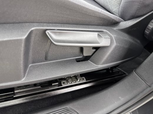 Volkswagen ID.3 First 58 kWh | 18" | Adaptieve Cruise | Stoel/Stuurverwarming | Parkeerverwarming | PDC V+A | Cli... ActivLease financial lease