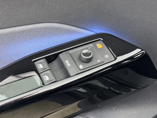 Volkswagen ID.3 First 58 kWh | 18" | Adaptieve Cruise | Stoel/Stuurverwarming | Parkeerverwarming | PDC V+A | Cli... ActivLease financial lease