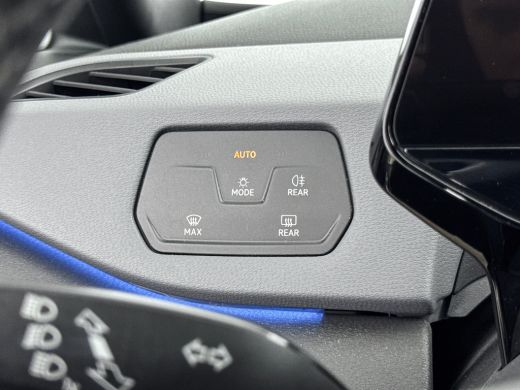Volkswagen ID.3 First 58 kWh | 18" | Adaptieve Cruise | Stoel/Stuurverwarming | Parkeerverwarming | PDC V+A | Cli... ActivLease financial lease
