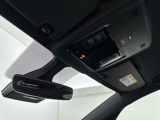 Volkswagen ID.3 First 58 kWh | 18" | Adaptieve Cruise | Stoel/Stuurverwarming | Parkeerverwarming | PDC V+A | Cli... ActivLease financial lease