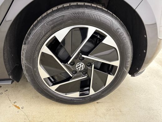 Volkswagen ID.3 First 58 kWh | 18" | Adaptieve Cruise | Stoel/Stuurverwarming | Parkeerverwarming | PDC V+A | Cli... ActivLease financial lease