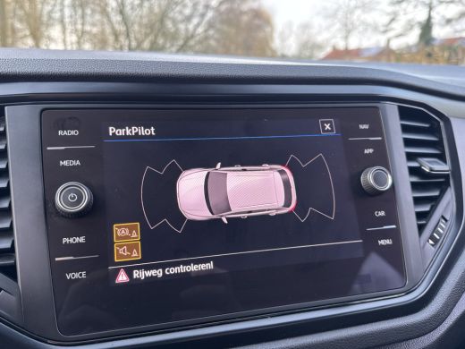 Volkswagen T-Roc 1.5 TSI 150PK DSG BUSINESS CARPLAY/NAVI/PDC ActivLease financial lease