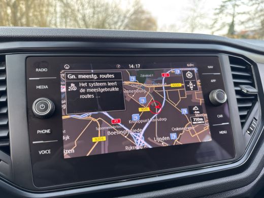 Volkswagen T-Roc 1.5 TSI 150PK DSG BUSINESS CARPLAY/NAVI/PDC ActivLease financial lease