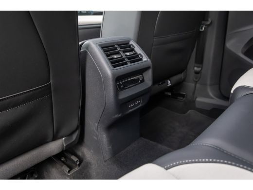 Volkswagen Tiguan 1.5 eHybrid Elegance | Elek. Trekhaak | Cruise control adaptief | Panorama dak Elek. | 20'' | 360... ActivLease financial lease