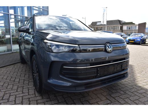 Volkswagen Tiguan Life Edition - eHybrid | 'App-Connect' draadloze smartphone integratie | Automatische afstandsreg... ActivLease financial lease