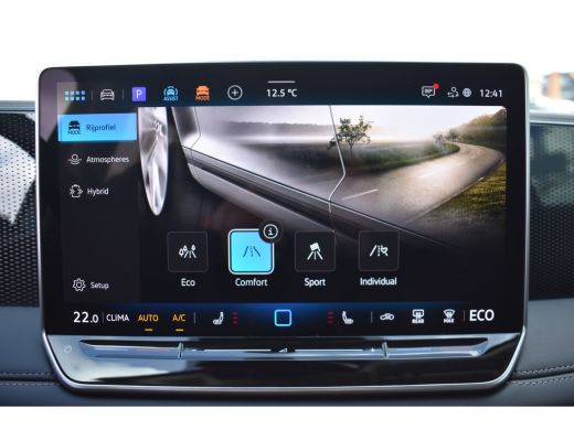 Volkswagen Tiguan Life Edition - eHybrid | 'App-Connect' draadloze smartphone integratie | Automatische afstandsreg... ActivLease financial lease