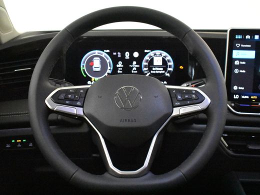 Volkswagen Tiguan Life Edition - eHybrid | 'App-Connect' draadloze smartphone integratie | Automatische afstandsreg... ActivLease financial lease