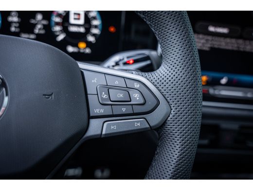 Volkswagen Tiguan R-Line Edition - eHybrid | 'App-Connect' draadloze smartphone integratie | Automatische afstandsr... ActivLease financial lease