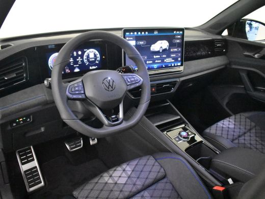 Volkswagen Tiguan R-Line Edition - eHybrid | 'App-Connect' draadloze smartphone integratie | Automatische afstandsr... ActivLease financial lease