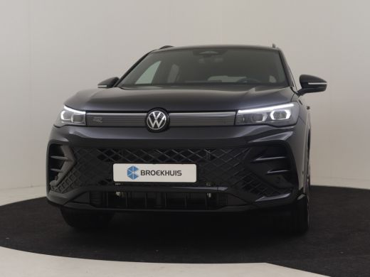 Volkswagen Tiguan R-Line Edition - eHybrid | 'App-Connect' draadloze smartphone integratie | Automatische afstandsr... ActivLease financial lease