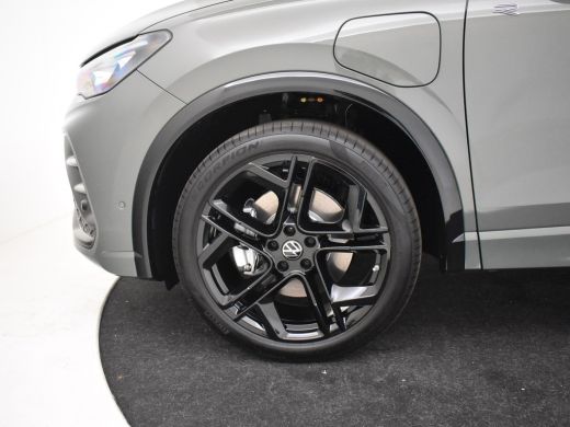 Volkswagen Tiguan R-Line Edition - eHybrid | 'App-Connect' draadloze smartphone integratie | Automatische afstandsr... ActivLease financial lease