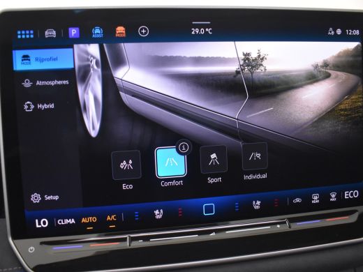 Volkswagen Tiguan R-Line Edition - eHybrid | 'App-Connect' draadloze smartphone integratie | Automatische afstandsr... ActivLease financial lease