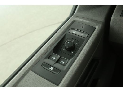 Volkswagen Transporter 2.0 TDI L2H1 150PK | Automaat | Airco | Camera | Cruise | 3 Zits | Trekhaak | Carplay | 2xSchuifdeur ActivLease financial lease