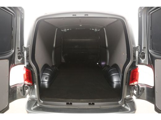 Volkswagen Transporter 2.0 TDI L2H1 150PK | Automaat | Airco | Camera | Cruise | 3 Zits | Trekhaak | Carplay | 2xSchuifdeur ActivLease financial lease
