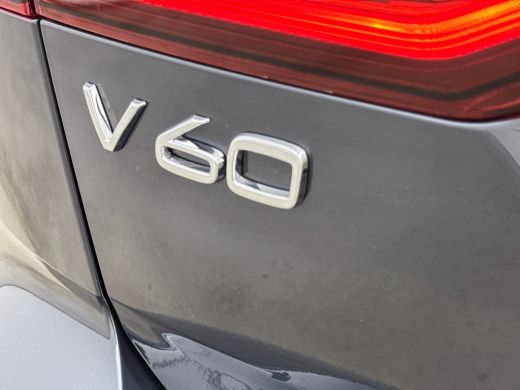 Volvo  V60 T8 Recharge Plus Dark | 18" | Panoramadak | Head-Up | Trekhaak | Elektr. verst. Sportstoelen | 36... ActivLease financial lease