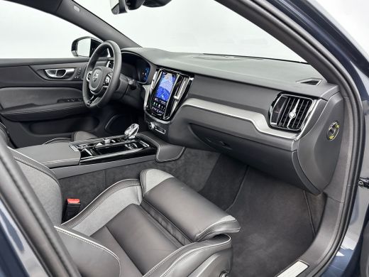 Volvo  V60 T8 Recharge Plus Dark | 18" | Panoramadak | Head-Up | Trekhaak | Elektr. verst. Sportstoelen | 36... ActivLease financial lease
