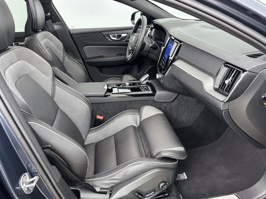 Volvo  V60 T8 Recharge Plus Dark | 18" | Panoramadak | Head-Up | Trekhaak | Elektr. verst. Sportstoelen | 36... ActivLease financial lease