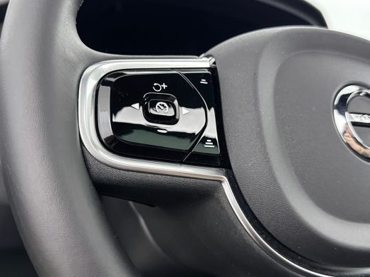 Volvo  V60 T8 Recharge Plus Dark | 18" | Panoramadak | Head-Up | Trekhaak | Elektr. verst. Sportstoelen | 36... ActivLease financial lease