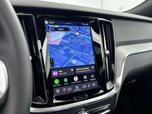Volvo  V60 T8 Recharge Plus Dark | 18" | Panoramadak | Head-Up | Trekhaak | Elektr. verst. Sportstoelen | 36... ActivLease financial lease