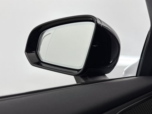 Volvo  V60 T8 Recharge Plus Dark | 18" | Panoramadak | Head-Up | Trekhaak | Elektr. verst. Sportstoelen | 36... ActivLease financial lease