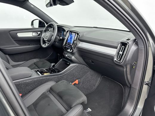 Volvo  XC40 B4 Plus Dark | 19" Allseason | Panoramadak | Leder/Nubuck | Trekhaak | Harman Kardon | Elektr. ve... ActivLease financial lease