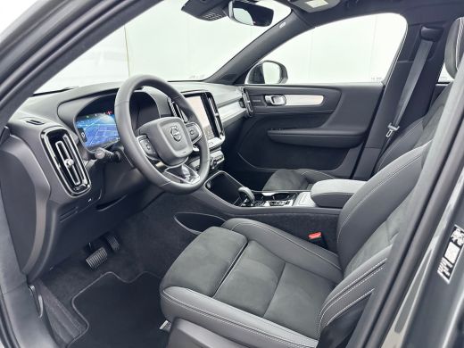 Volvo  XC40 B4 Plus Dark | 19" Allseason | Panoramadak | Leder/Nubuck | Trekhaak | Harman Kardon | Elektr. ve... ActivLease financial lease