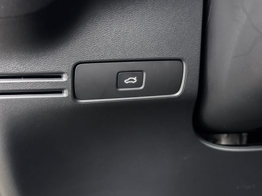 Volvo  XC40 B4 Plus Dark | 19" Allseason | Panoramadak | Leder/Nubuck | Trekhaak | Harman Kardon | Elektr. ve... ActivLease financial lease