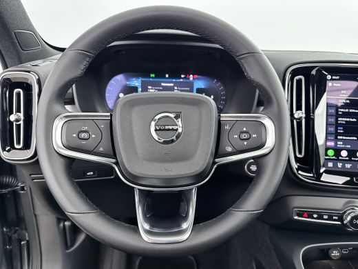 Volvo  XC40 B4 Plus Dark | 19" Allseason | Panoramadak | Leder/Nubuck | Trekhaak | Harman Kardon | Elektr. ve... ActivLease financial lease