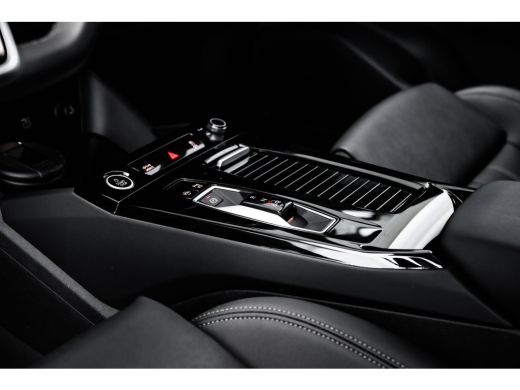 Audi Q6 e-tron edition 83 kWh | Panoramadak | Luchtvering | Trekhaak | Memory | 360 Camera | Leder | ActivLease financial lease