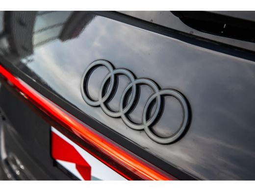 Audi Q6 e-tron edition 83 kWh | Panoramadak | Luchtvering | Trekhaak | Memory | 360 Camera | Leder | ActivLease financial lease