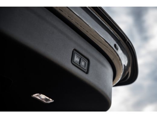 Audi Q6 e-tron edition 83 kWh | Panoramadak | Luchtvering | Trekhaak | Memory | 360 Camera | Leder | ActivLease financial lease