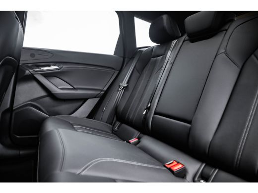 Audi Q6 e-tron edition 83 kWh | Panoramadak | Luchtvering | Trekhaak | Memory | 360 Camera | Leder | ActivLease financial lease