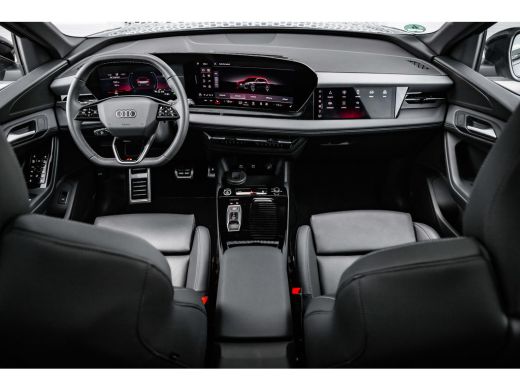 Audi Q6 e-tron edition 83 kWh | Panoramadak | Luchtvering | Trekhaak | Memory | 360 Camera | Leder | ActivLease financial lease