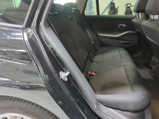 BMW 3 Serie Touring 318i NL-AUTO | PANODAK | PDC | Curved Display ActivLease financial lease